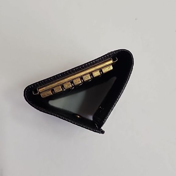 CA 0969 Authentic LV black epi leather 6 keys multicles key holder - Picture 3 of 4